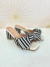 Load image into Gallery viewer, Giovanna Pump in Black/White Stripe
