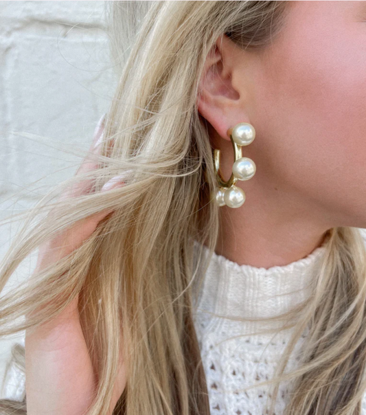 Pearl Shiny Gio Hoops