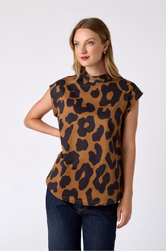 Leon Top in Leopard Den