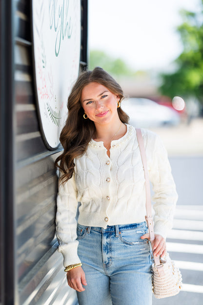 Cable Cardigan w Pearl Collar