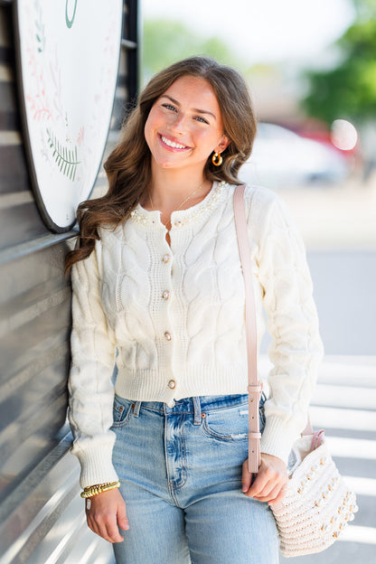 Cable Cardigan w Pearl Collar