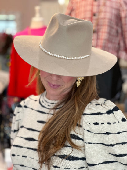 Gretchen Hat in Oatmeal